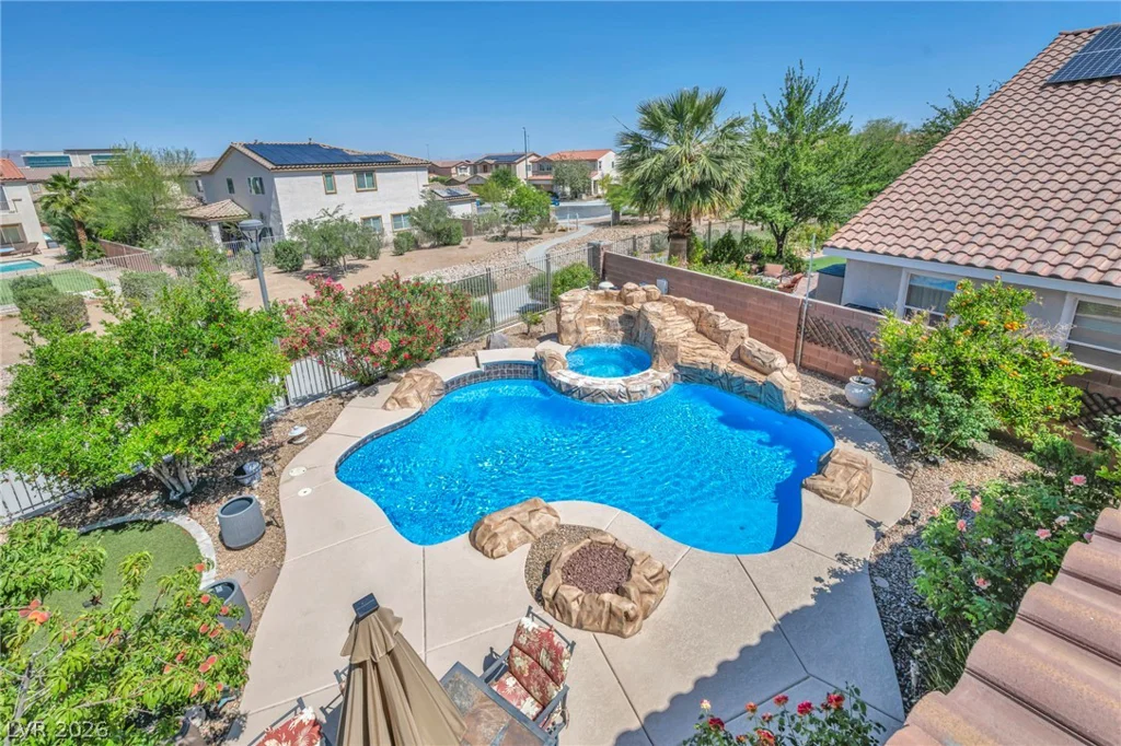 7008 Manzanares, North Las Vegas, NV 89084