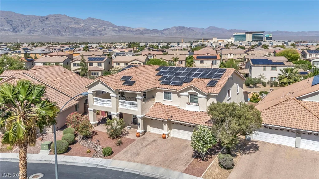7008 Manzanares, North Las Vegas, NV 89084
