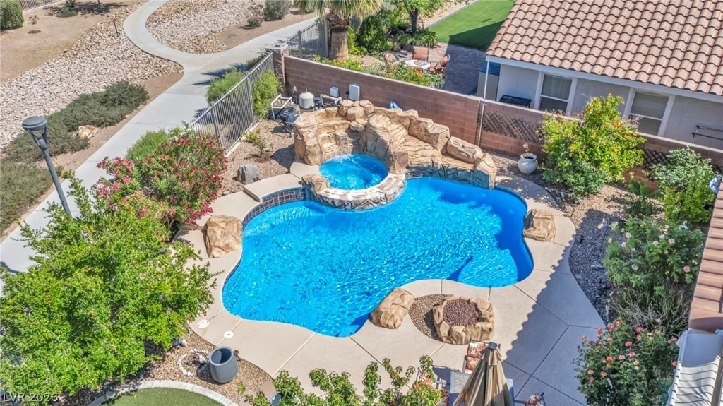 7008 Manzanares, North Las Vegas, NV 89084