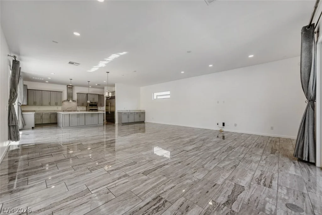 10334 Jade Gardens, Las Vegas, NV 89135