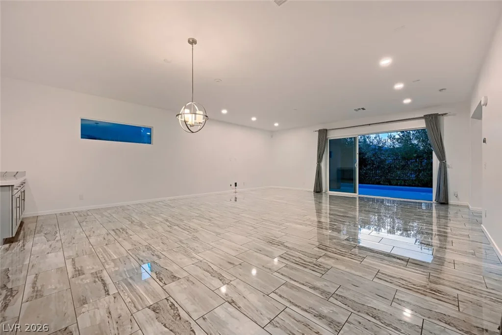 10334 Jade Gardens, Las Vegas, NV 89135