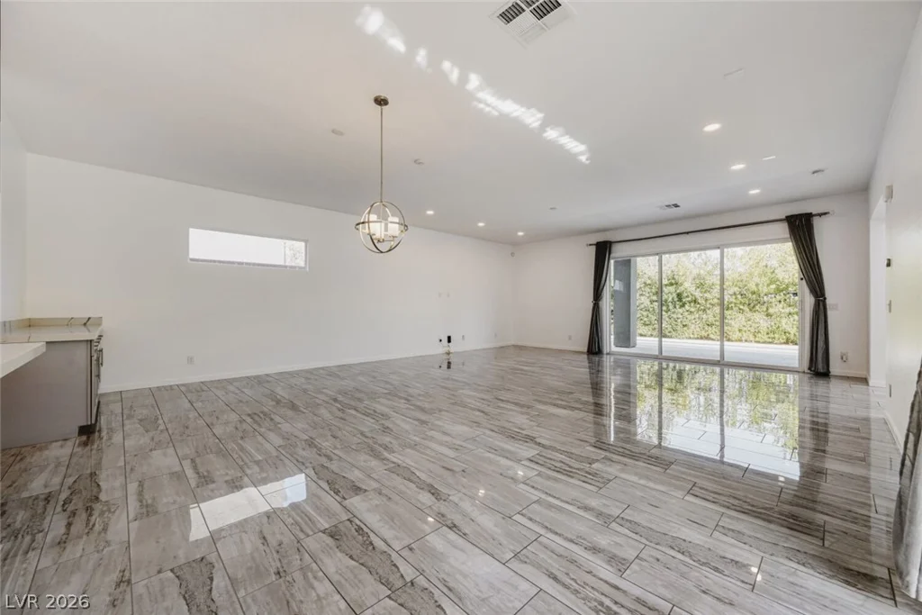 10334 Jade Gardens, Las Vegas, NV 89135