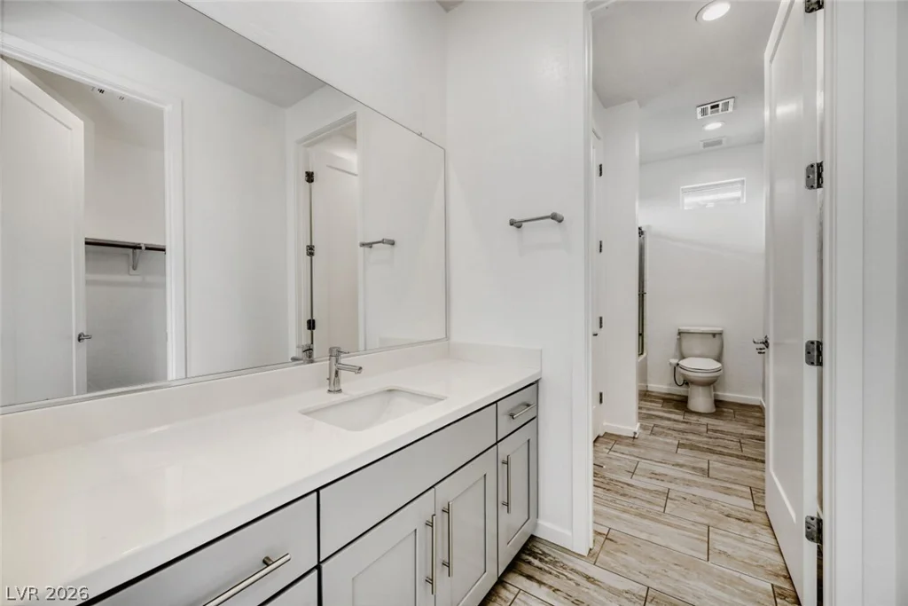 10334 Jade Gardens, Las Vegas, NV 89135