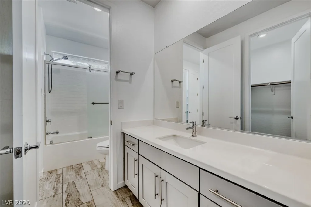 10334 Jade Gardens, Las Vegas, NV 89135