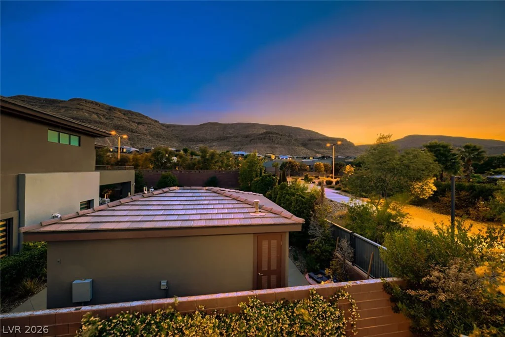 10334 Jade Gardens, Las Vegas, NV 89135