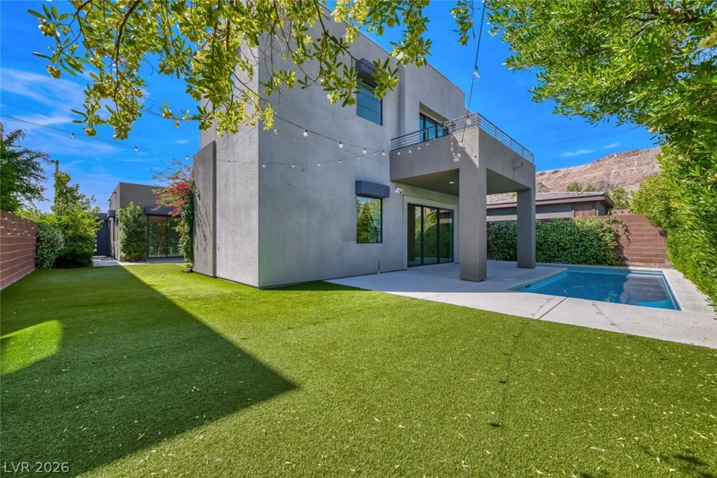 10334 Jade Gardens, Las Vegas, NV 89135