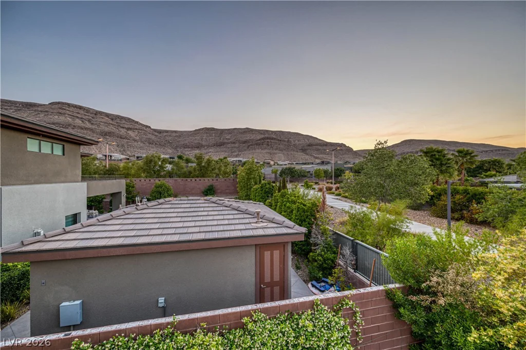 10334 Jade Gardens, Las Vegas, NV 89135