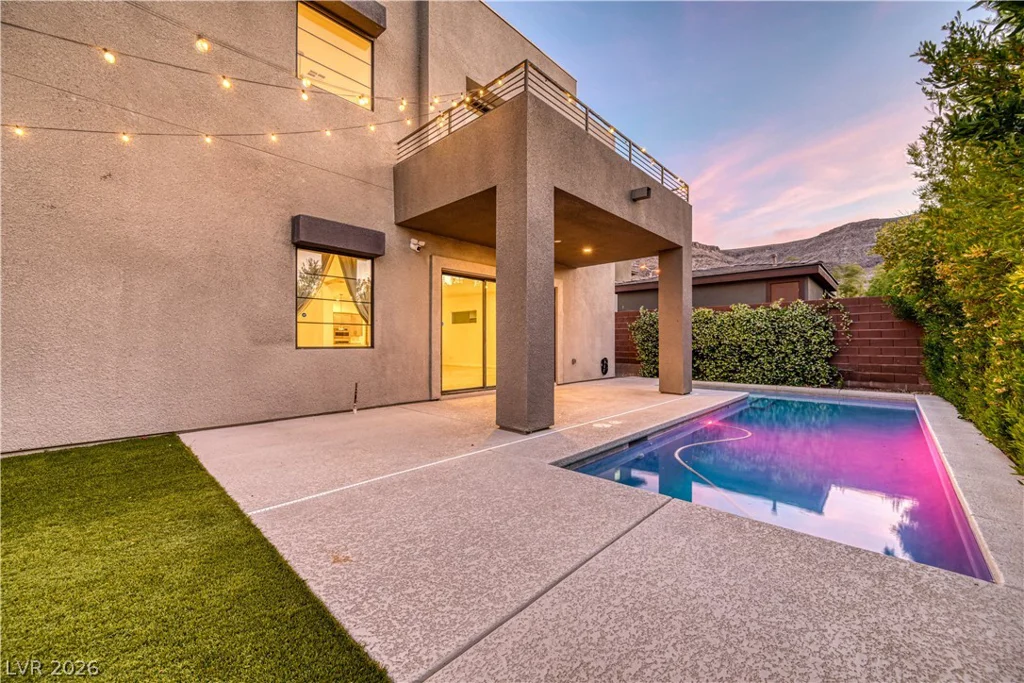 10334 Jade Gardens, Las Vegas, NV 89135