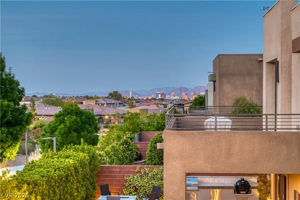 10334 Jade Gardens, Las Vegas, NV 89135