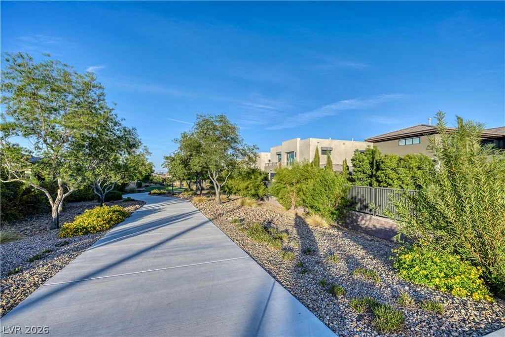 10334 Jade Gardens, Las Vegas, NV 89135