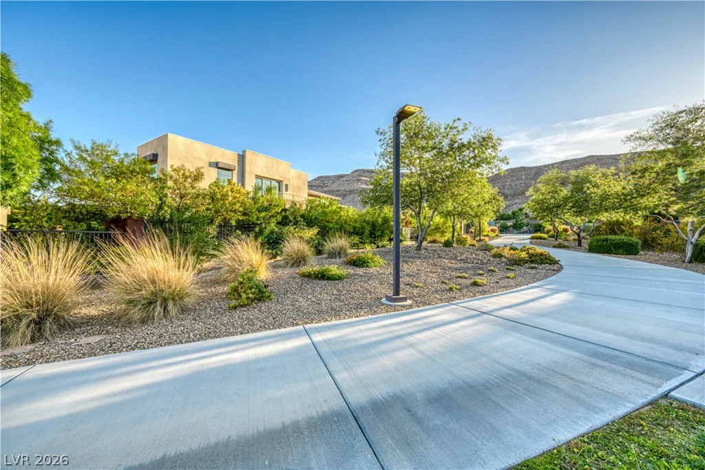 10334 Jade Gardens, Las Vegas, NV 89135