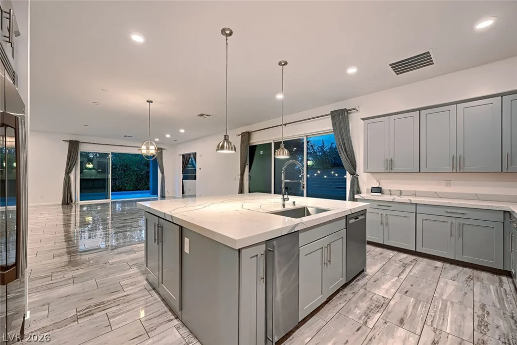 10334 Jade Gardens, Las Vegas, NV 89135