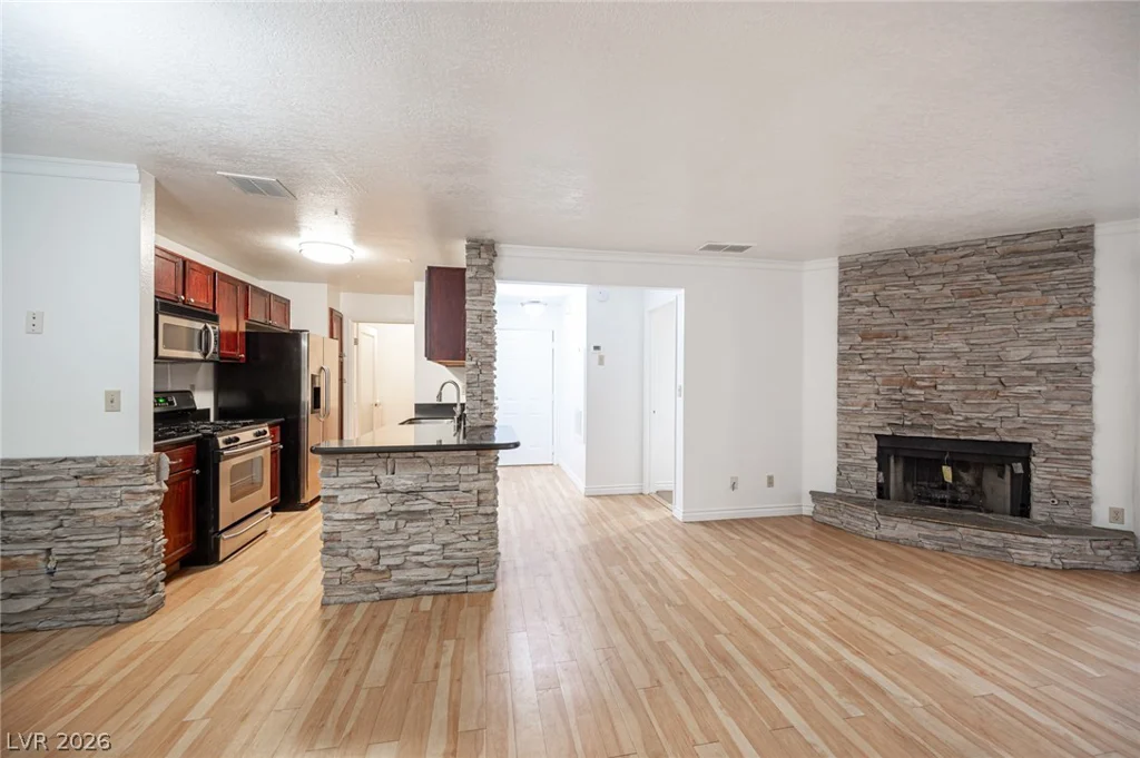 2200 Fort Apache, Las Vegas, NV 89117