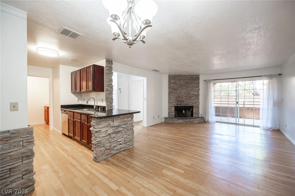 2200 Fort Apache, Las Vegas, NV 89117