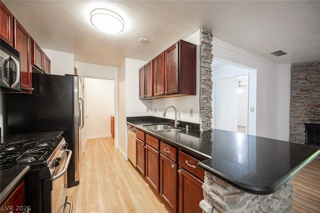 2200 Fort Apache, Las Vegas, NV 89117