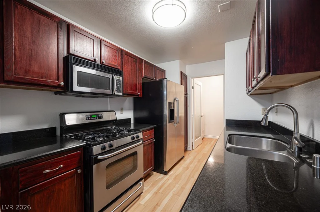 2200 Fort Apache, Las Vegas, NV 89117
