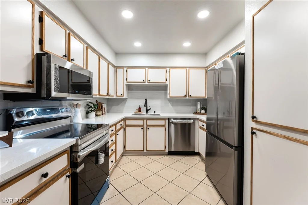 3151 Soaring Gulls, Las Vegas, NV 89128