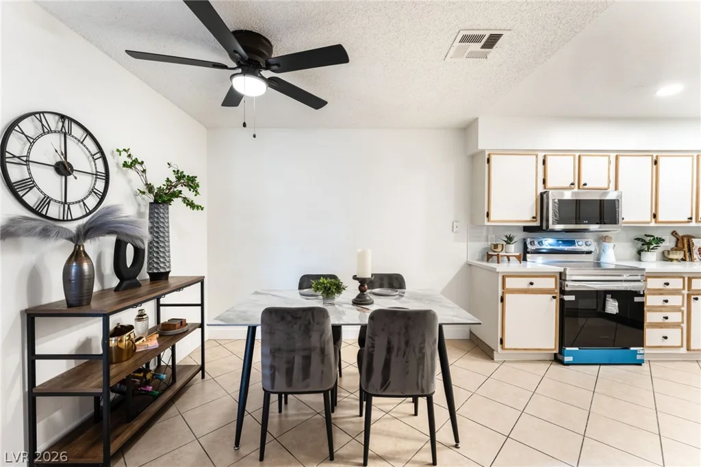 3151 Soaring Gulls, Las Vegas, NV 89128