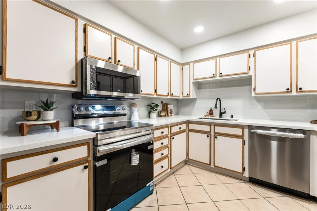 3151 Soaring Gulls, Las Vegas, NV 89128
