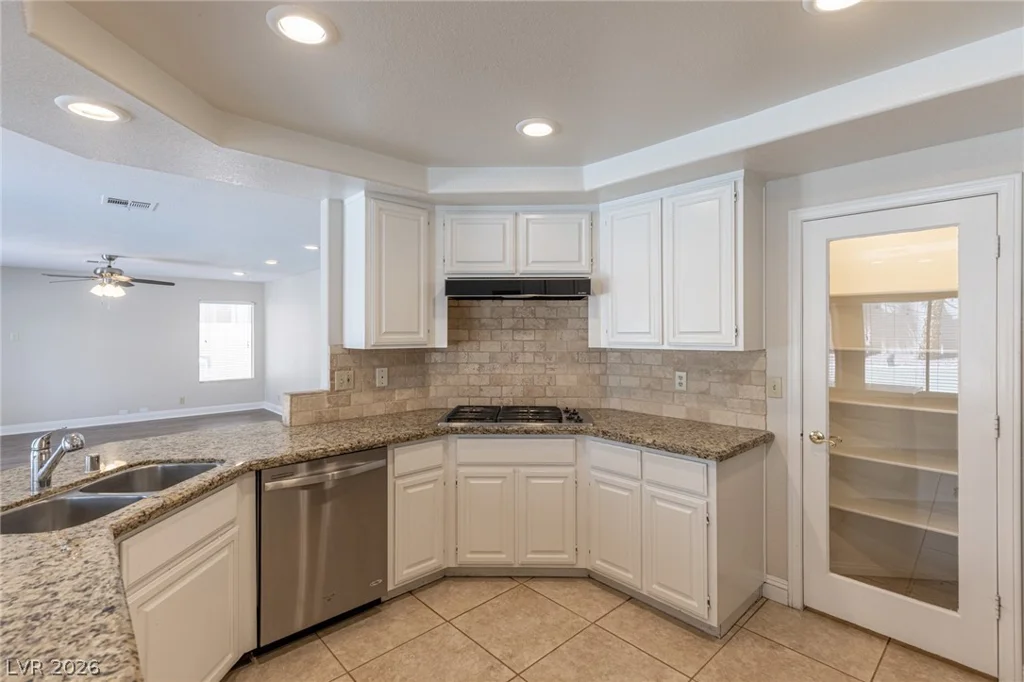 9312 Angelfish, Las Vegas, NV 89117