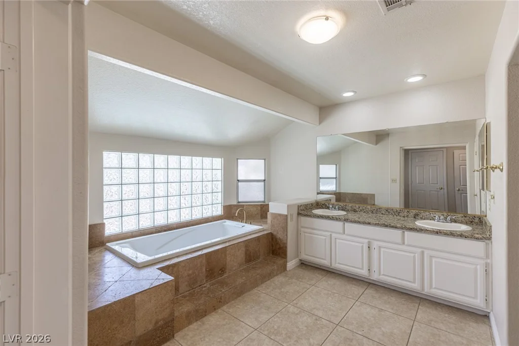 9312 Angelfish, Las Vegas, NV 89117