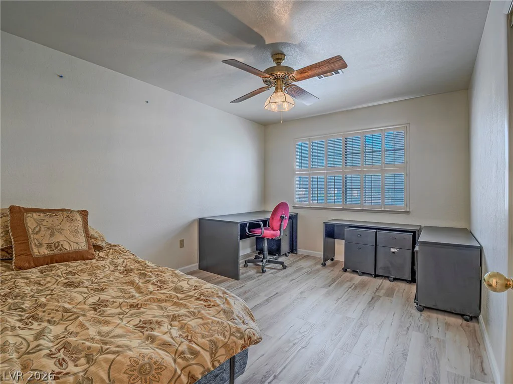 2851 Valley View, Las Vegas, NV 89102