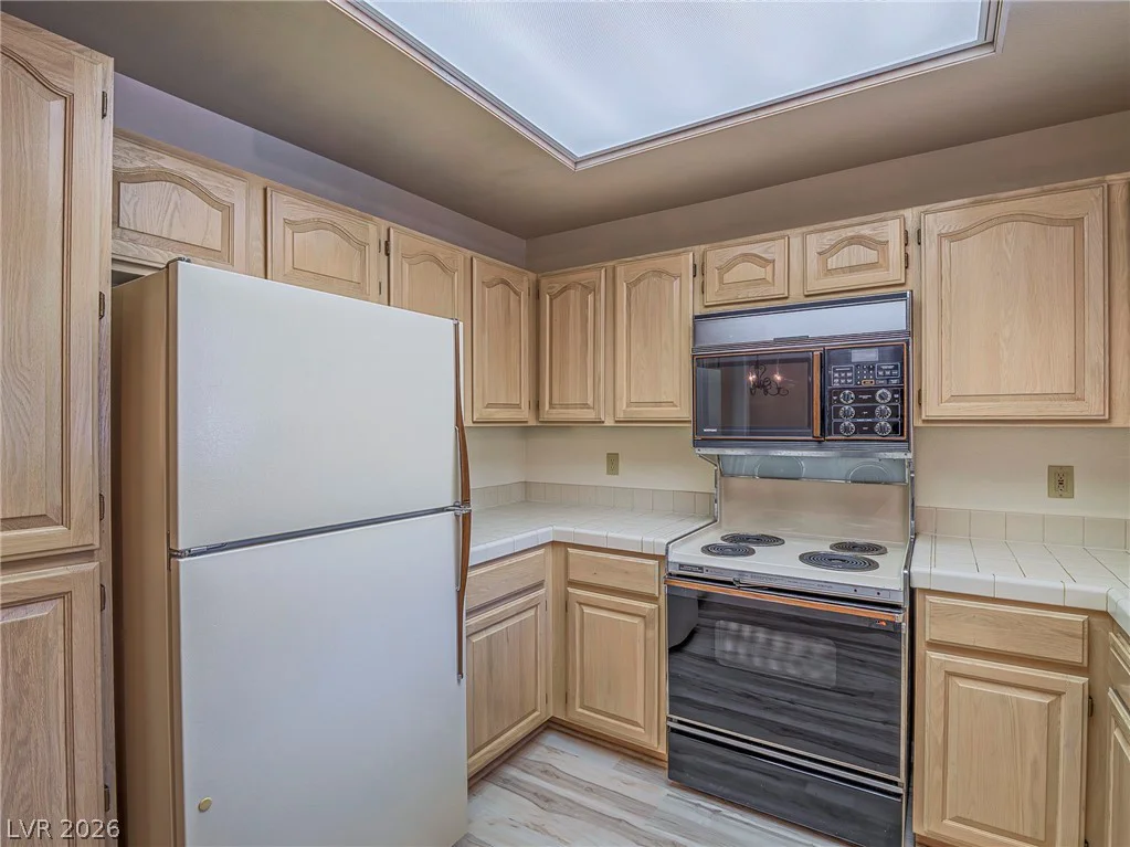 2851 Valley View, Las Vegas, NV 89102