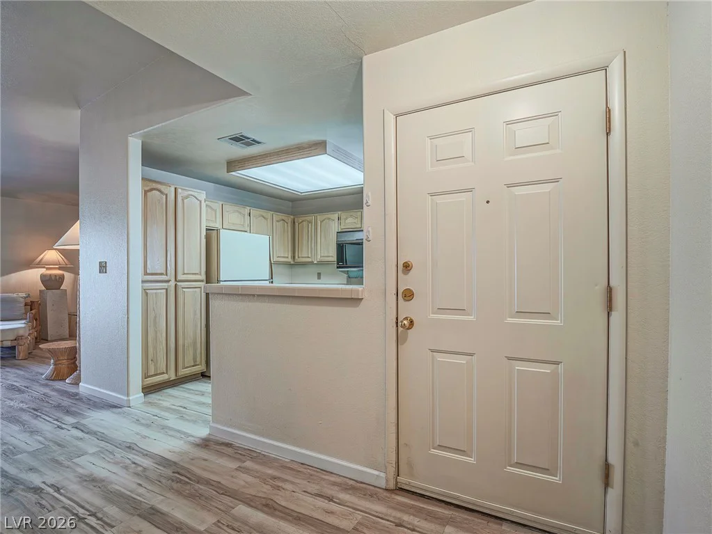 2851 Valley View, Las Vegas, NV 89102