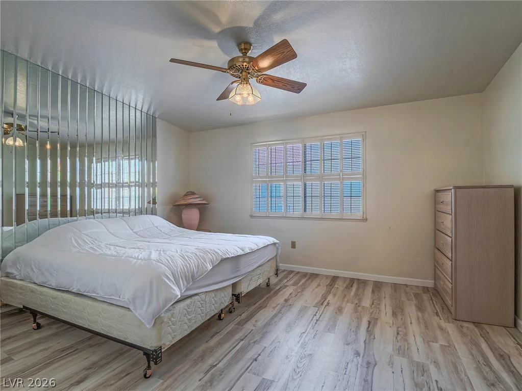 2851 Valley View, Las Vegas, NV 89102