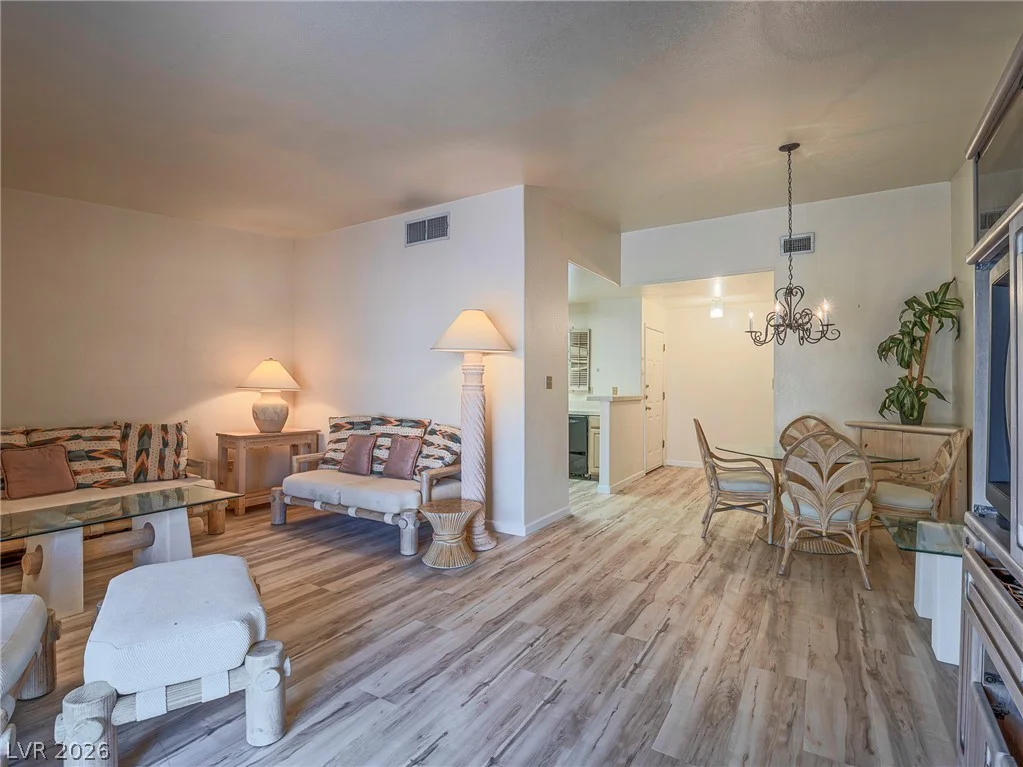 2851 Valley View, Las Vegas, NV 89102