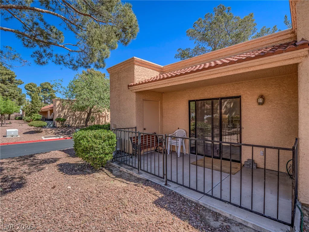 2851 Valley View, Las Vegas, NV 89102