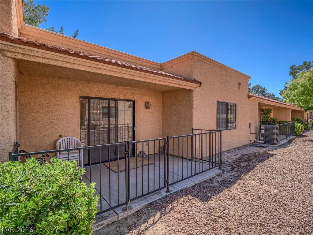 2851 Valley View, Las Vegas, NV 89102