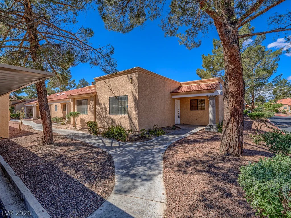 2851 Valley View, Las Vegas, NV 89102