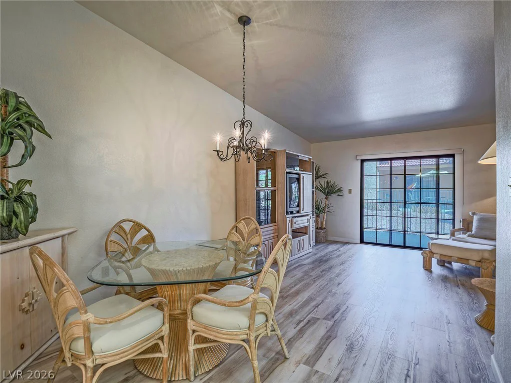 2851 Valley View, Las Vegas, NV 89102