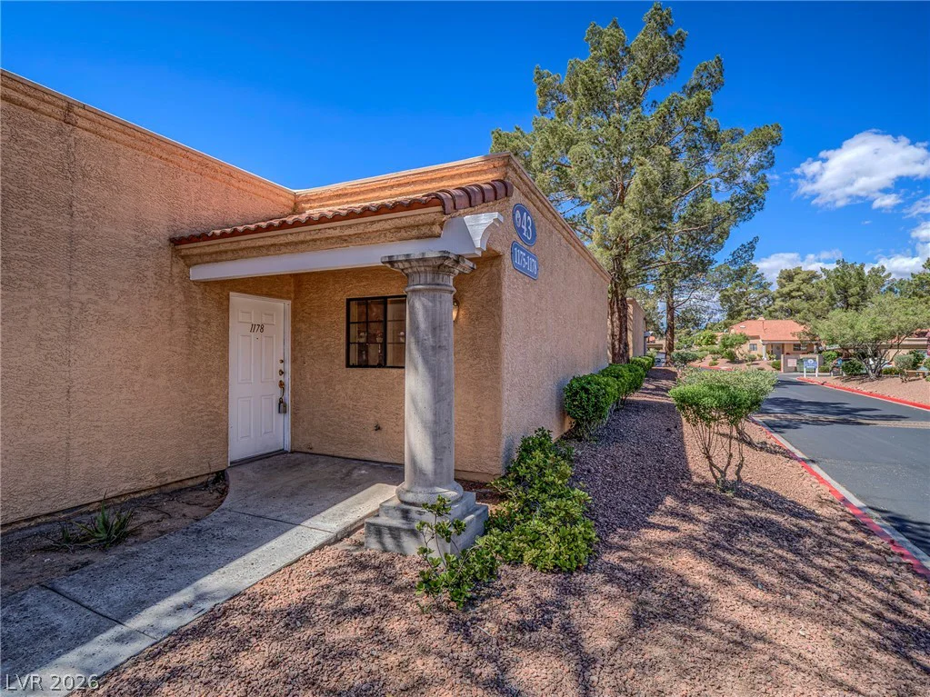 2851 Valley View, Las Vegas, NV 89102