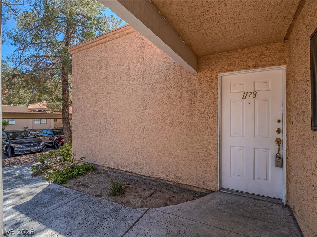 2851 Valley View, Las Vegas, NV 89102