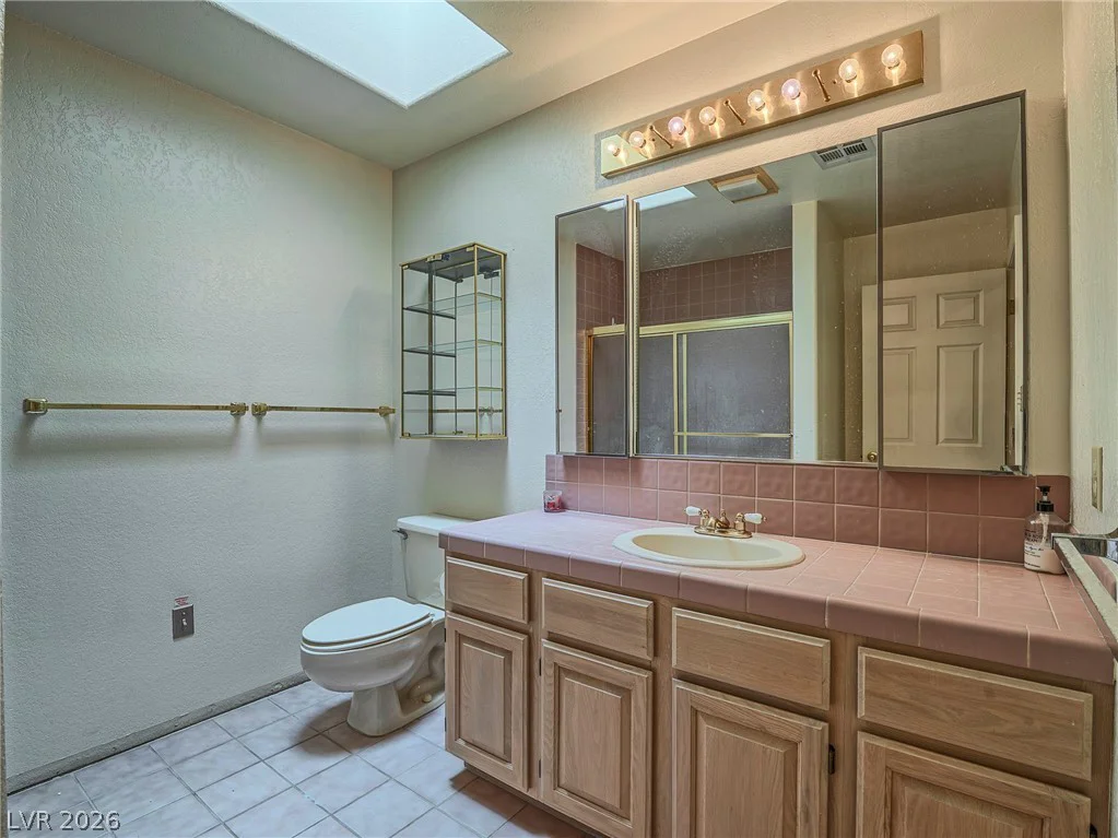 2851 Valley View, Las Vegas, NV 89102