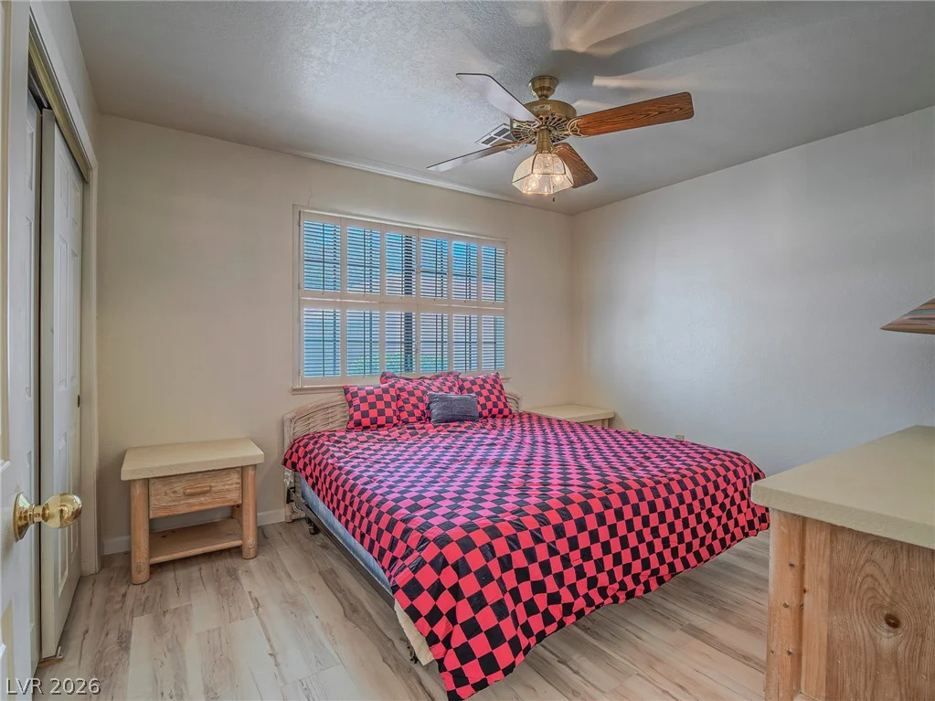 2851 Valley View, Las Vegas, NV 89102