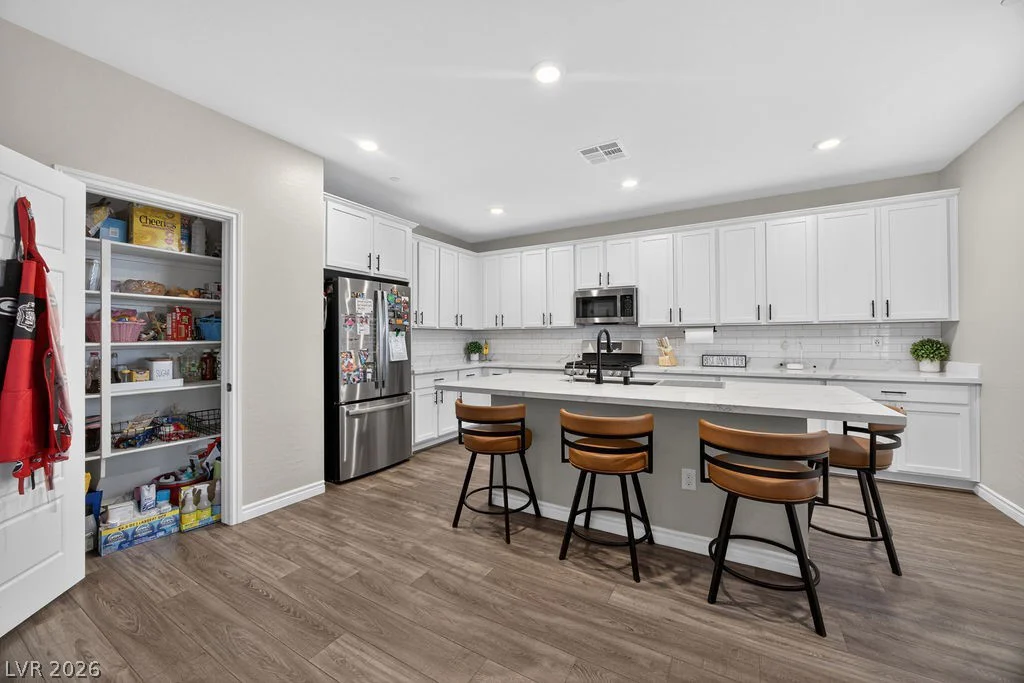8854 Mountain Lion, Las Vegas, NV 89166