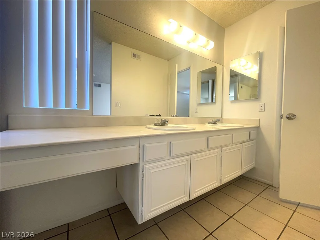 4200 Candleberry, Las Vegas, NV 89103