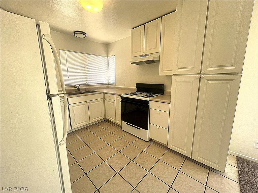 4200 Candleberry, Las Vegas, NV 89103