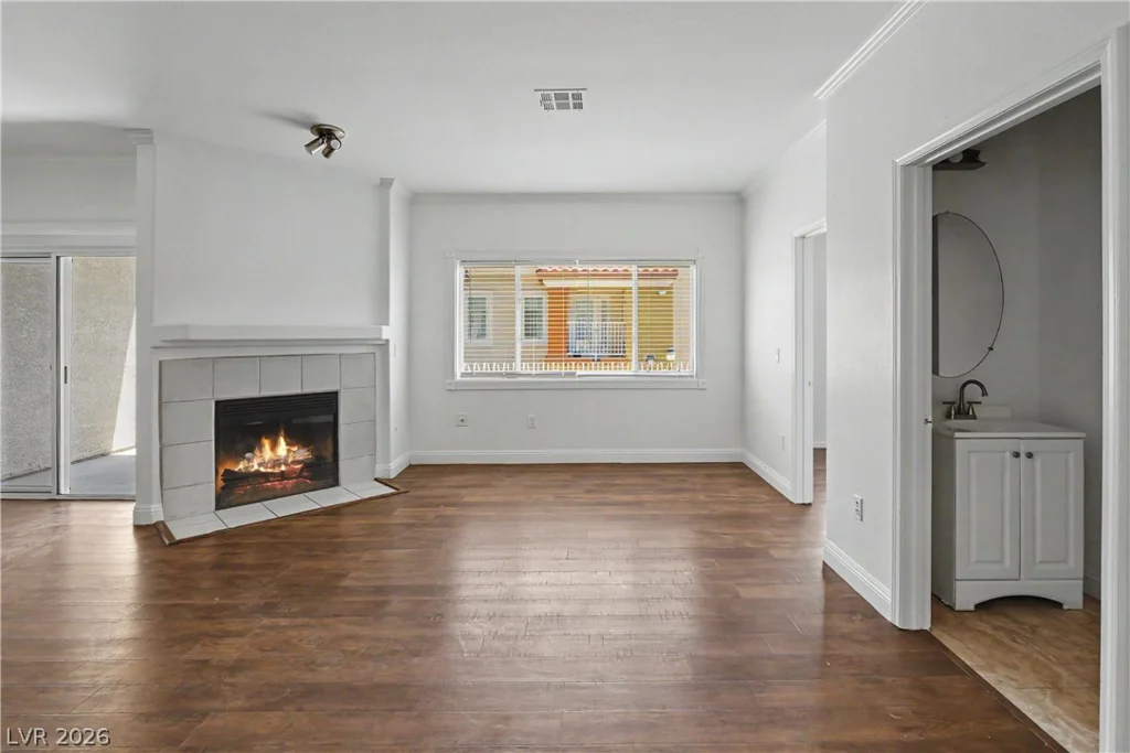 8725 Flamingo, Las Vegas, NV 89147