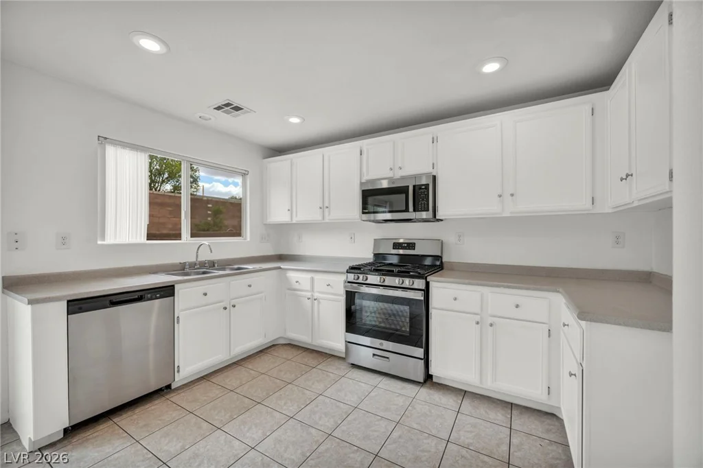 2513 Cockatiel, North Las Vegas, NV 89084