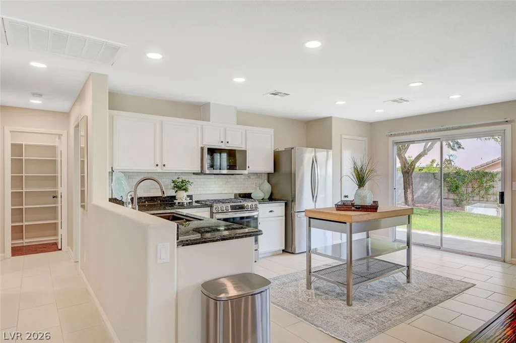 222 Willow Pond, Las Vegas, NV 89148