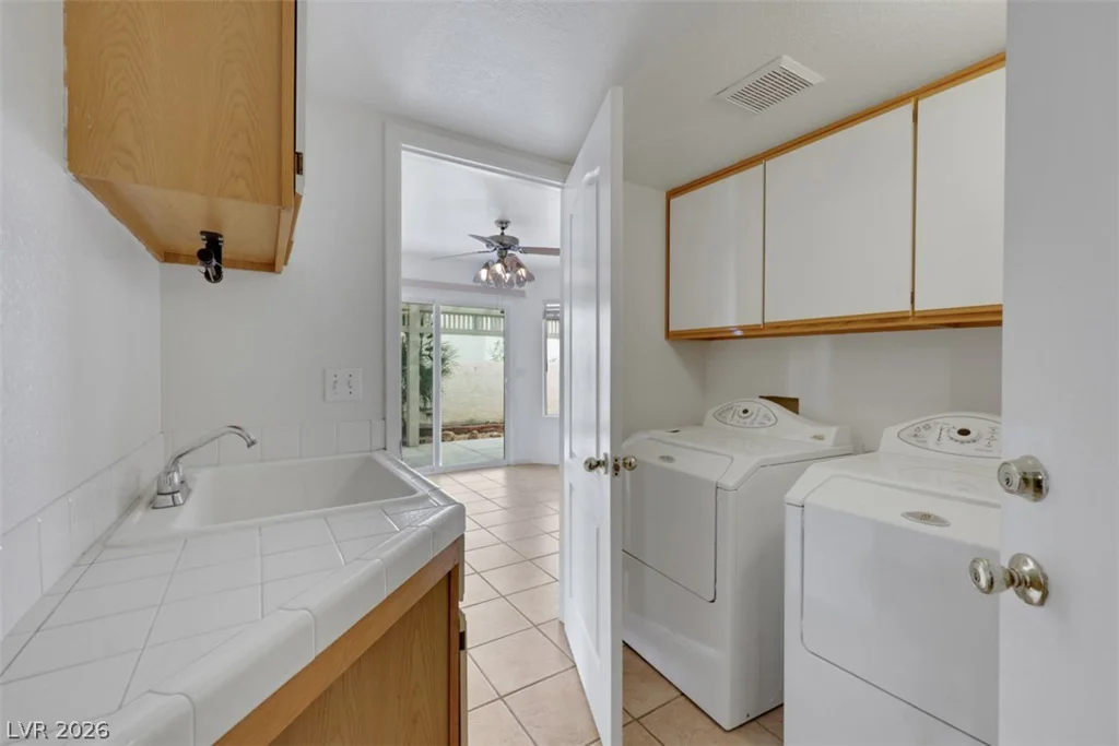 9424 Rolling Ridge, Las Vegas, NV 89134