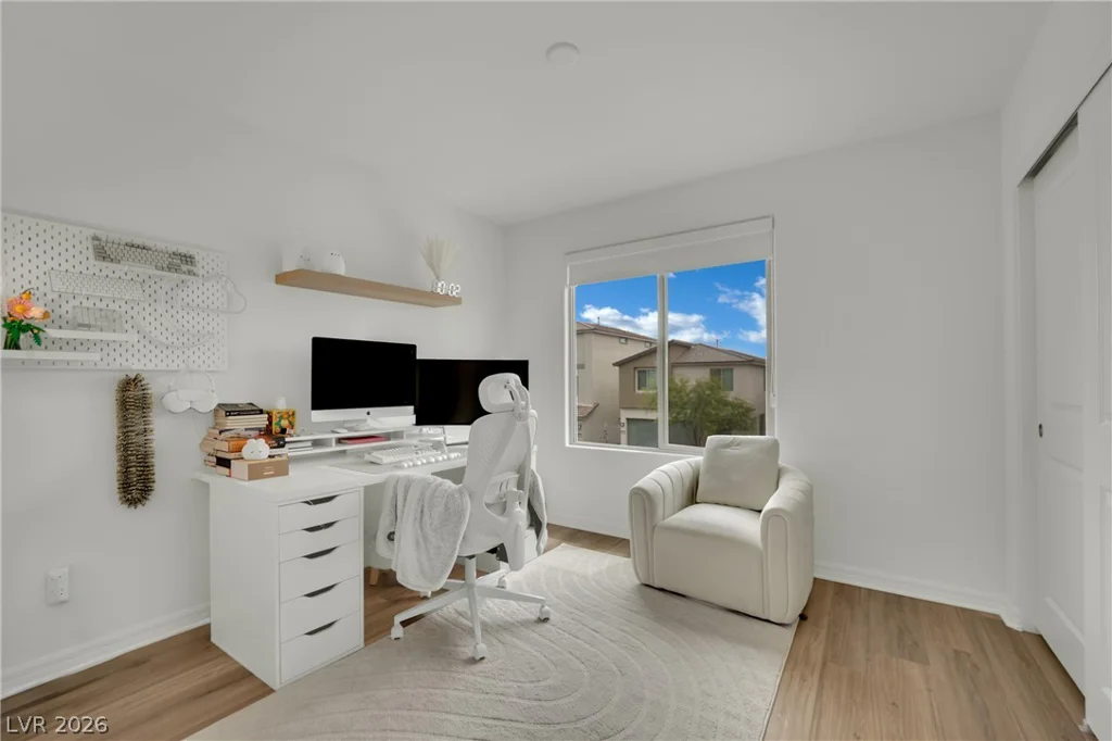 10327 Dallington, Las Vegas, NV 89141