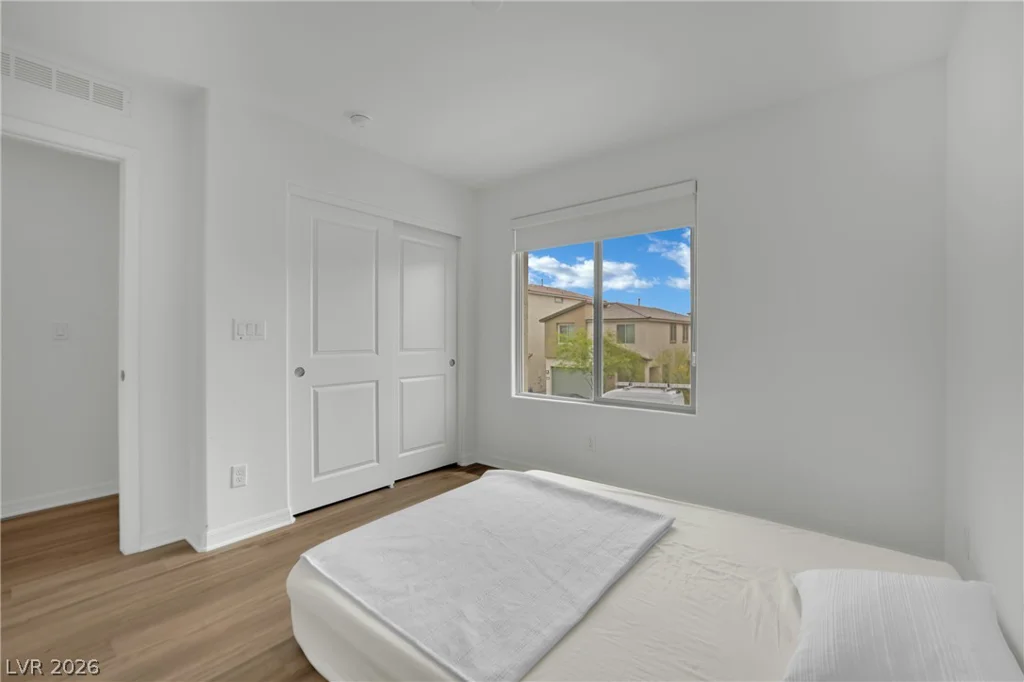 10327 Dallington, Las Vegas, NV 89141