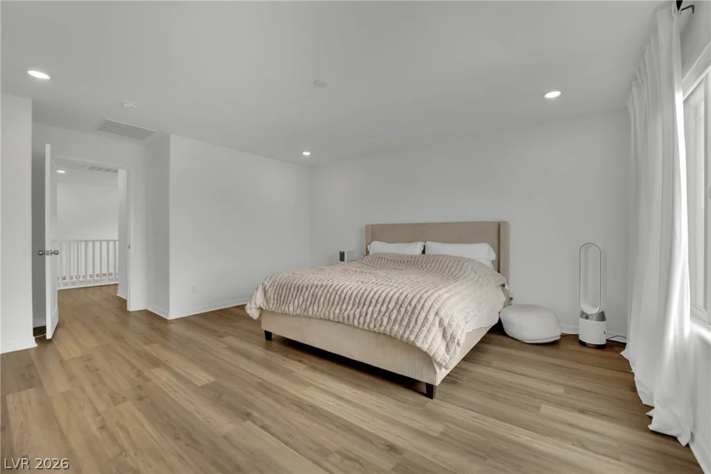 10327 Dallington, Las Vegas, NV 89141