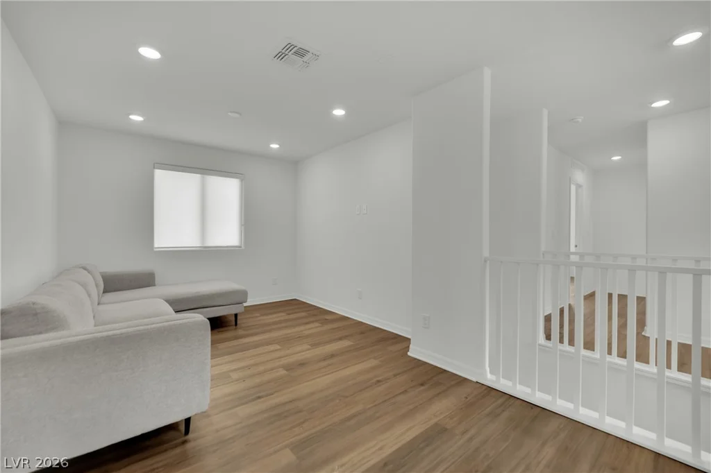 10327 Dallington, Las Vegas, NV 89141