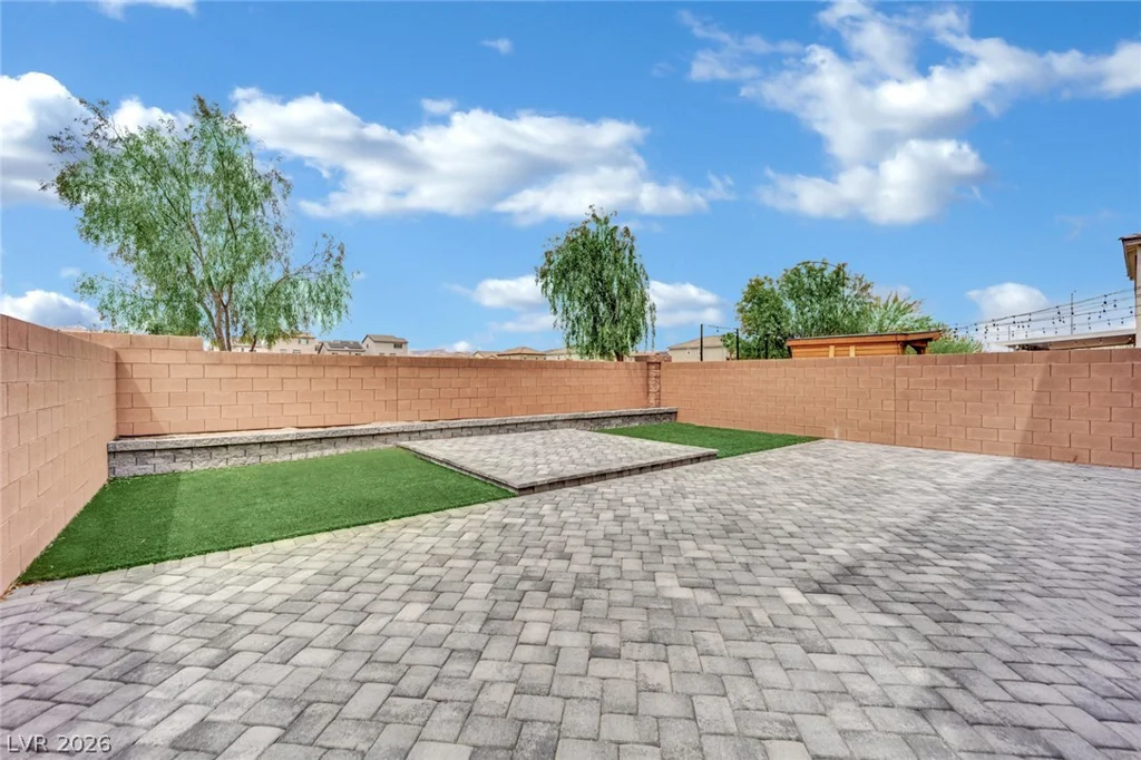 10327 Dallington, Las Vegas, NV 89141